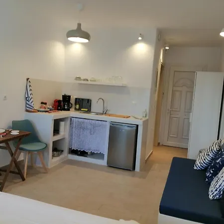 Дом отдыха Aiolos Kythnos 1 Лутра